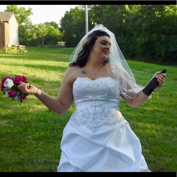 MEET YOUR POSH AMBASSADOR WHITNEY!! - Picture 1 of 1